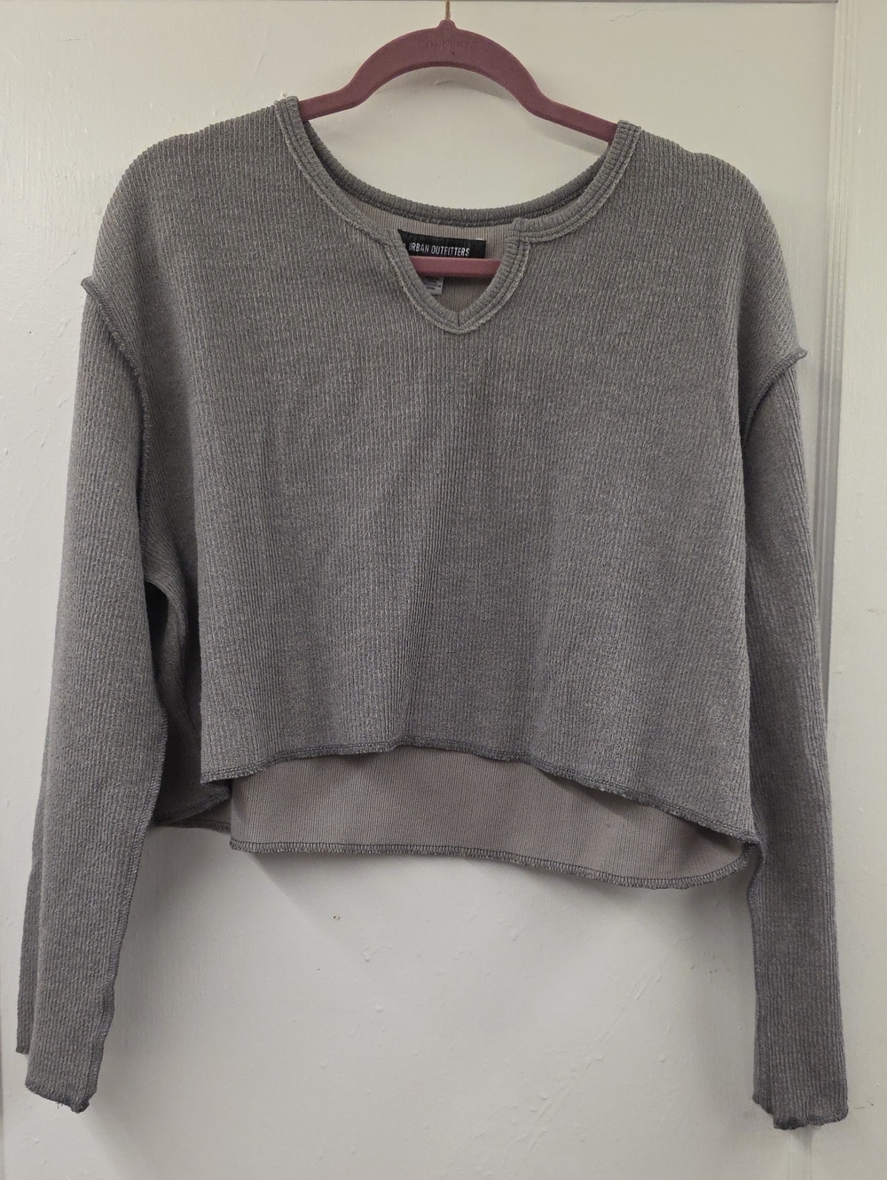 Urban Outfitters Gray Waffle Knit Cropped Pullover Sweatshirt Size Small